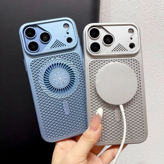 Hand‑held honeycomb magnetic phone case for iPhone 18 Pro Max, demonstrate magnetic wireless charging function